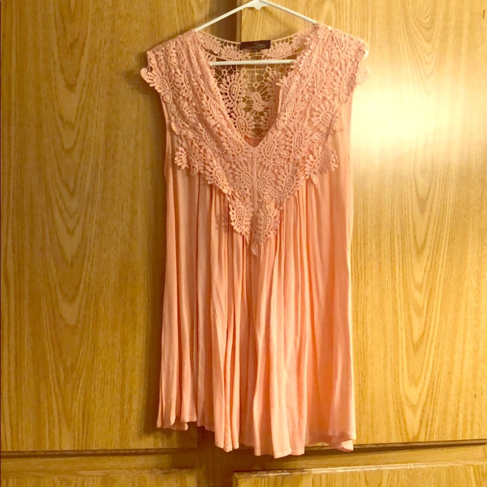 Beautiful top size small